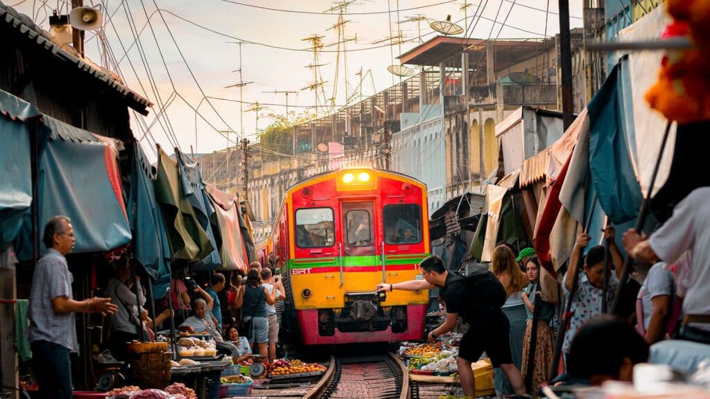 Cómo descubrir la cultura local durante un viaje en tren