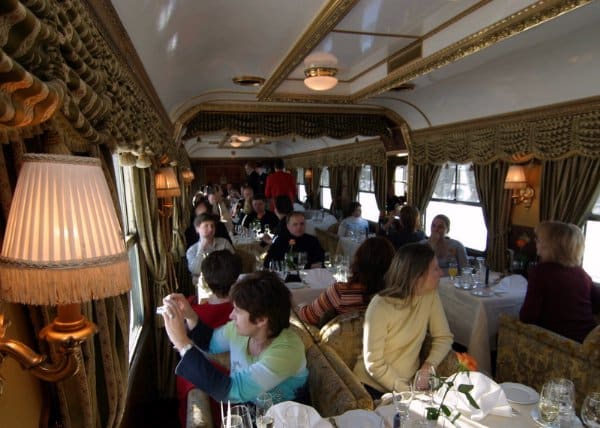 Cuál es la historia detrás de la gastronomía en trenes