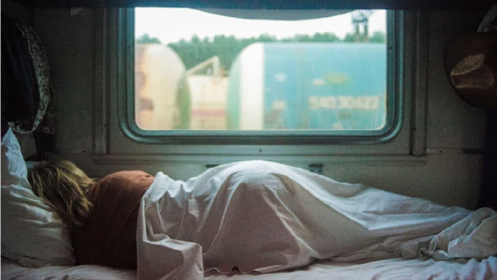 Cuáles son los trucos para dormir bien en un tren