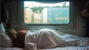 Cuáles son los trucos para dormir bien en un tren