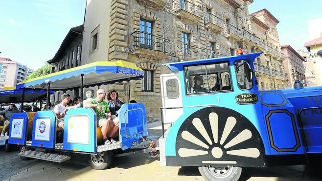 Errores comunes de turistas al entender la cultura local en tren