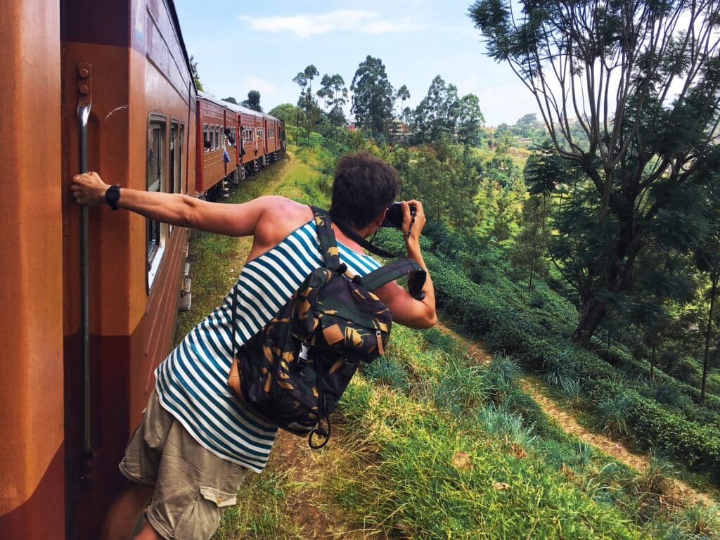 Impacto de las condiciones climáticas en un viaje en tren lujo