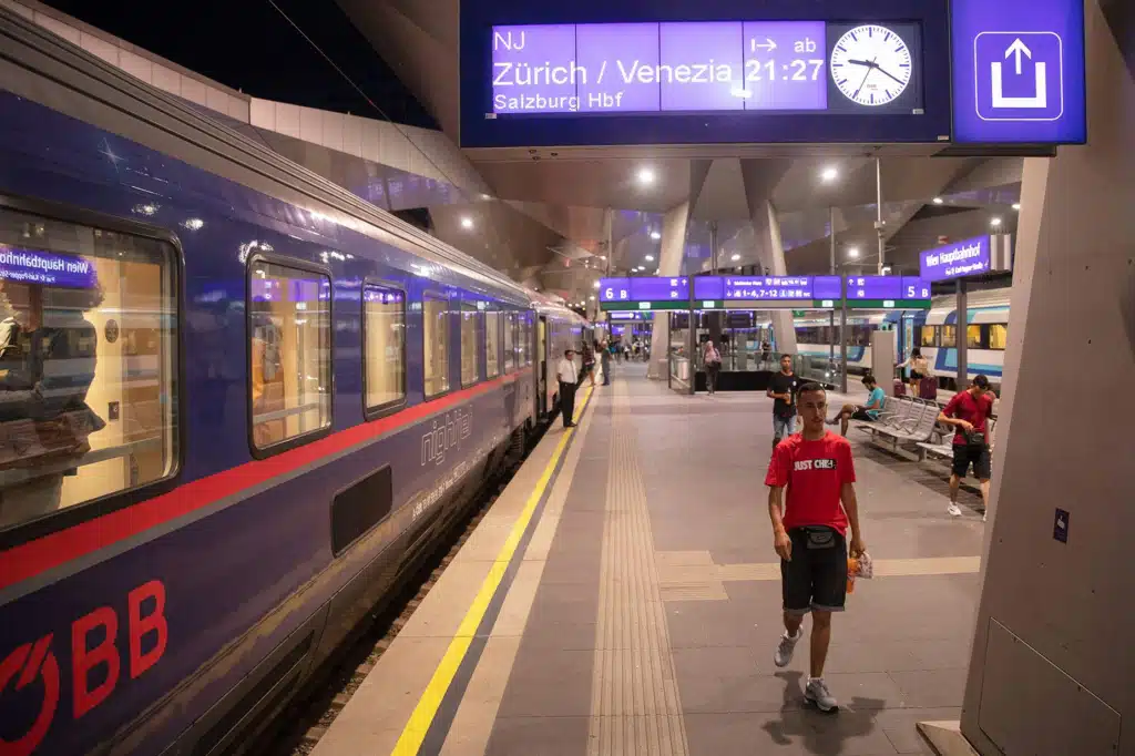 La falta de trenes nocturnos cómodos en el transporte actual