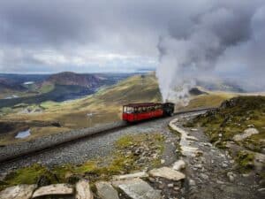 Trenes que recorren los parques nacionales más grandes del mundo